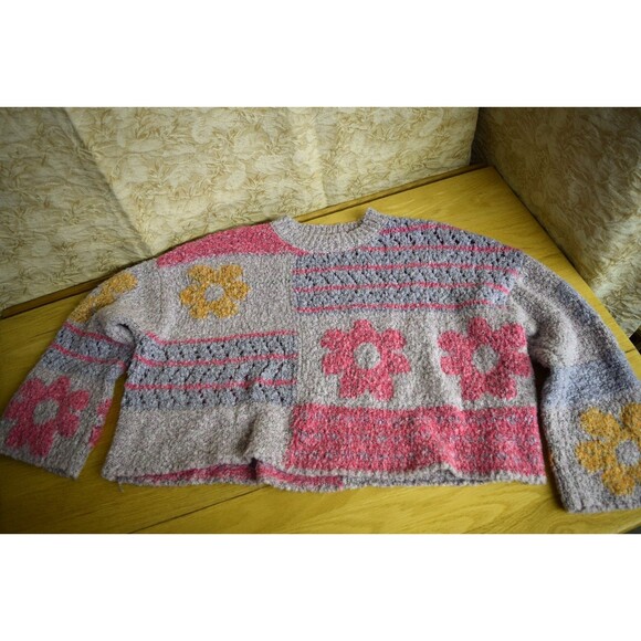 Moon & Madison Sz Small Pink Flower Cropped Sweater Cozy Dopamine Whimsical TWEE - Picture 5 of 7